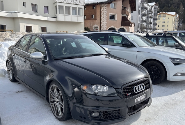 Audi RS4 Sedan