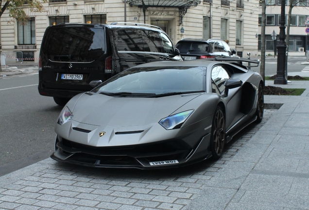Lamborghini Aventador LP770-4 SVJ