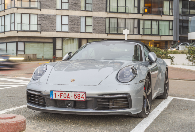 Porsche 992 Carrera 4S Cabriolet