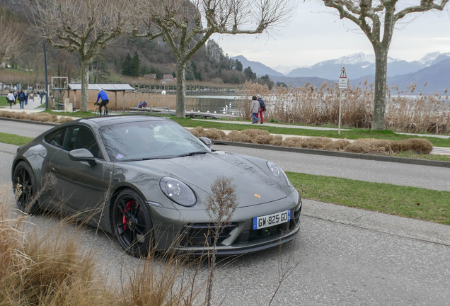 Porsche 992 Carrera GTS