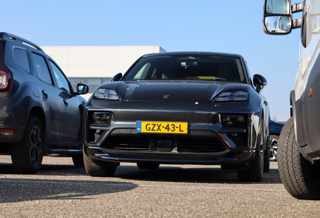 Porsche Macan EV Turbo