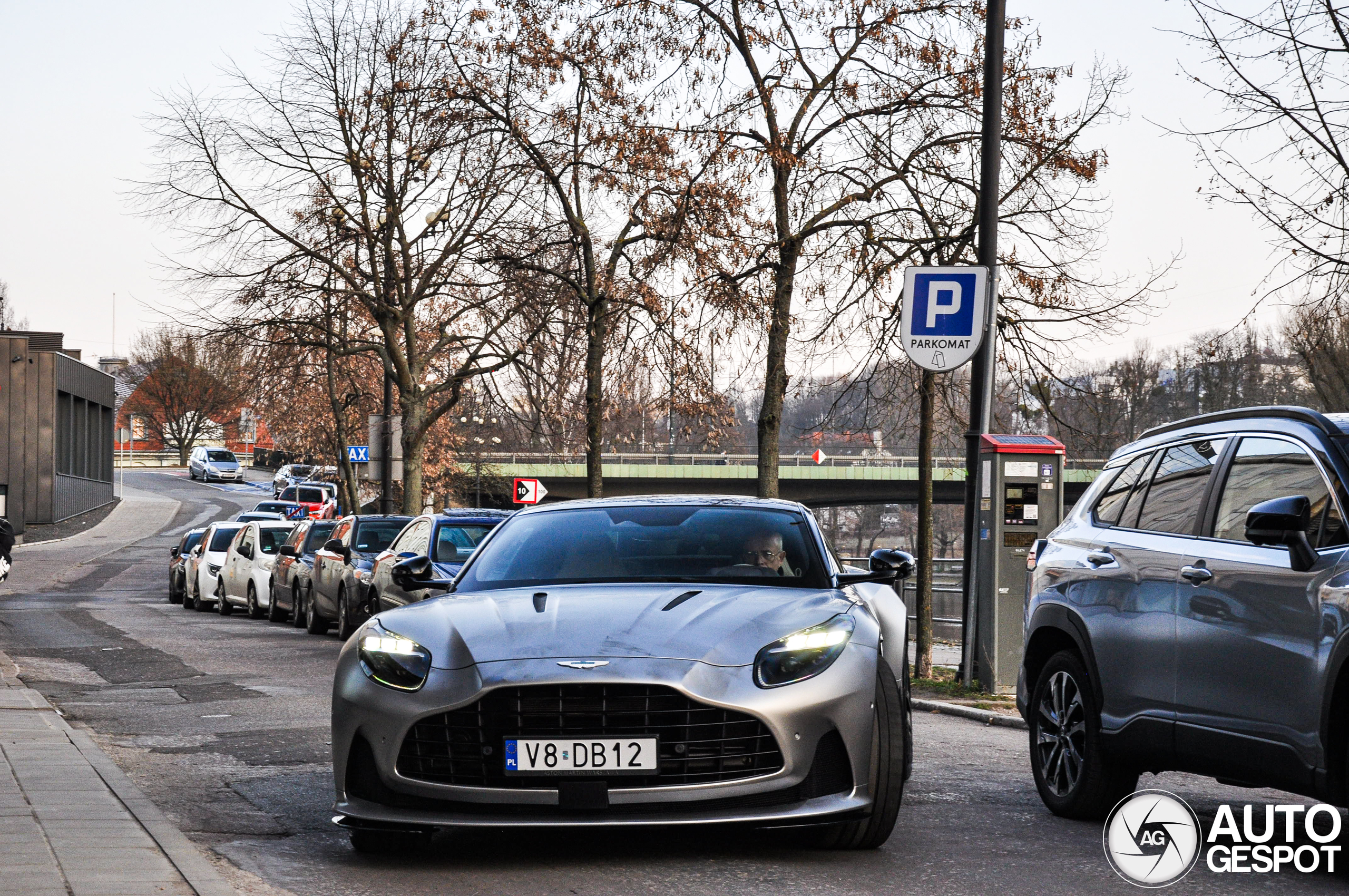 Aston Martin DB12