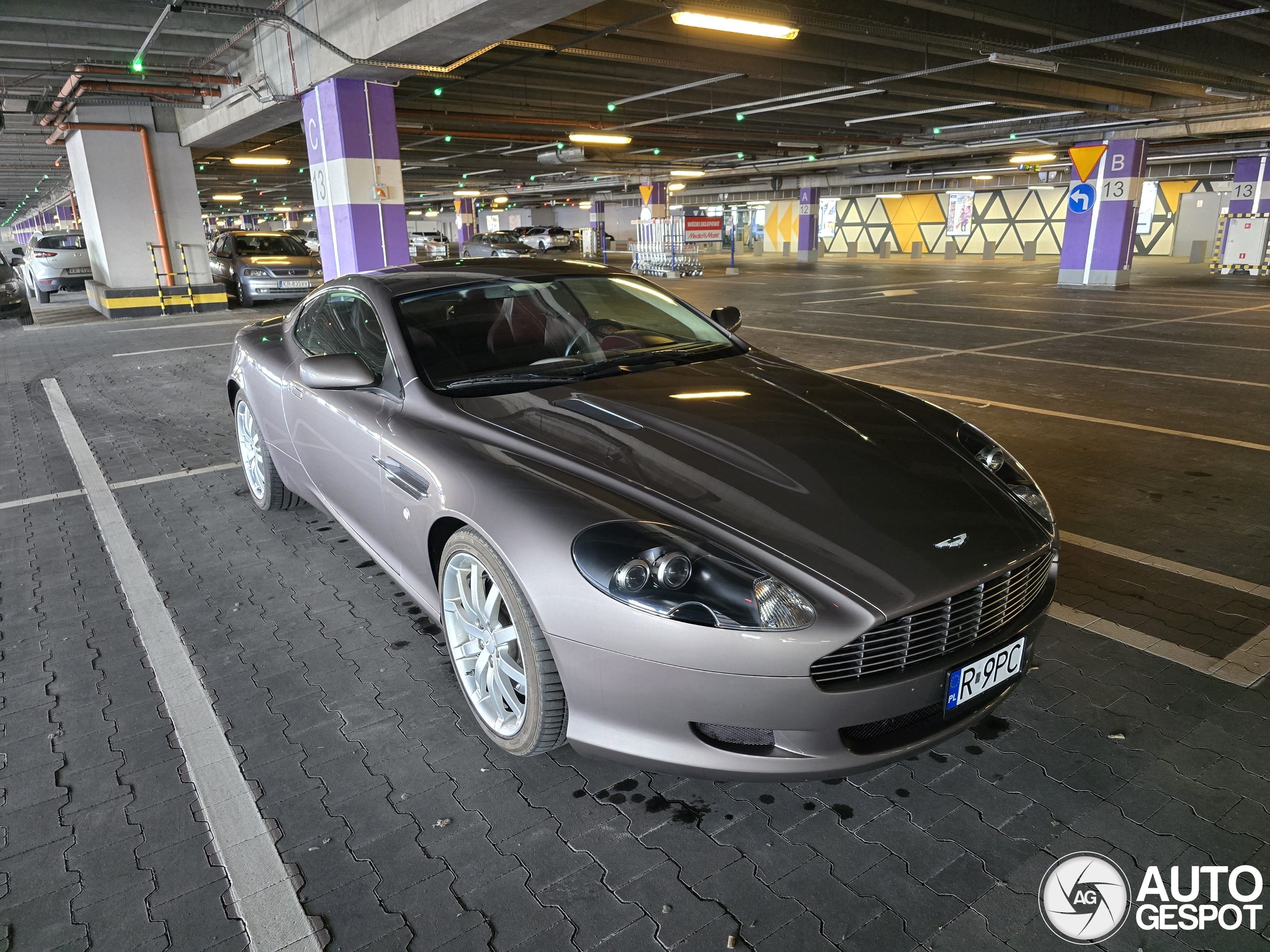Aston Martin DB9
