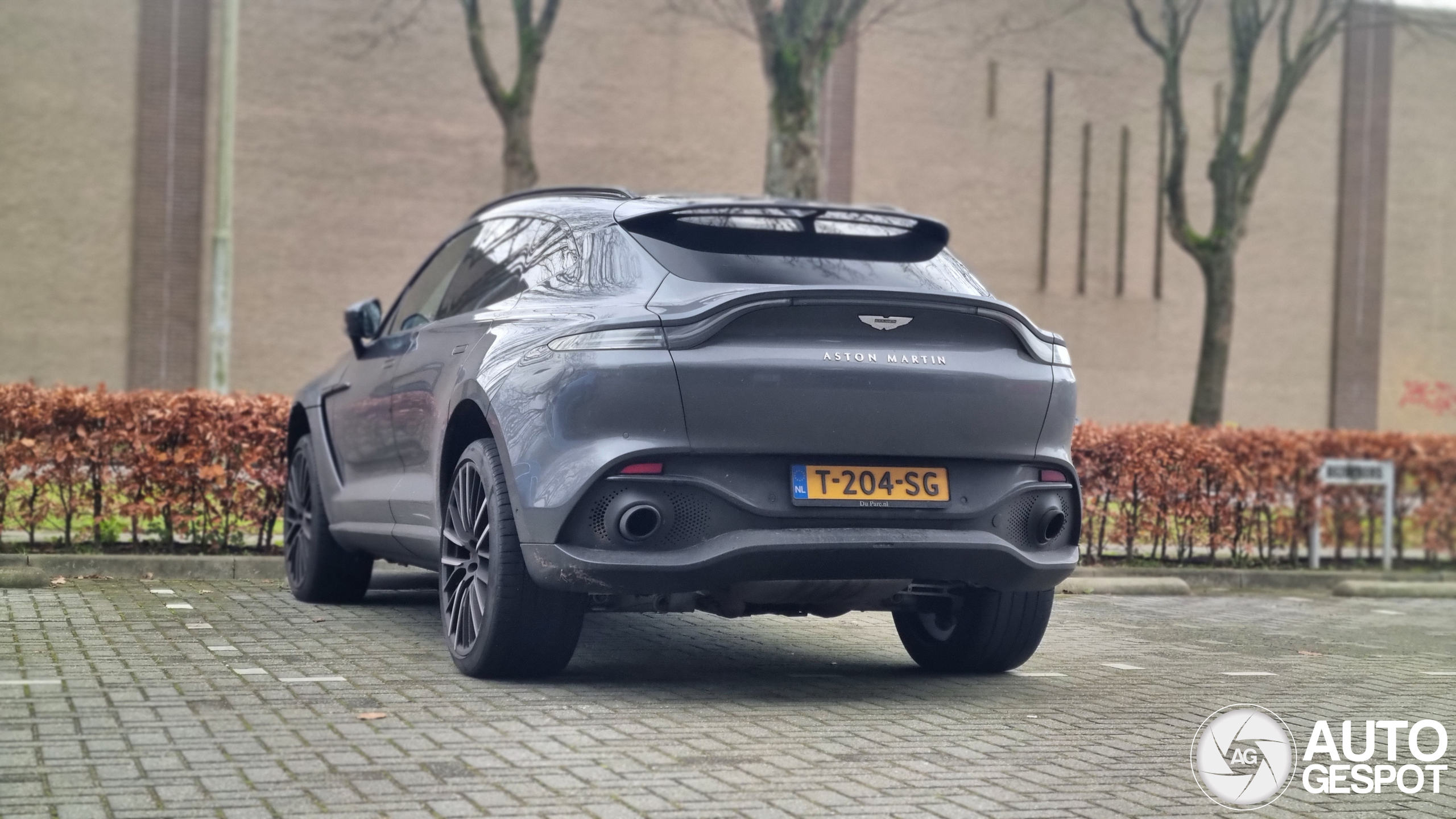 Aston Martin DBX