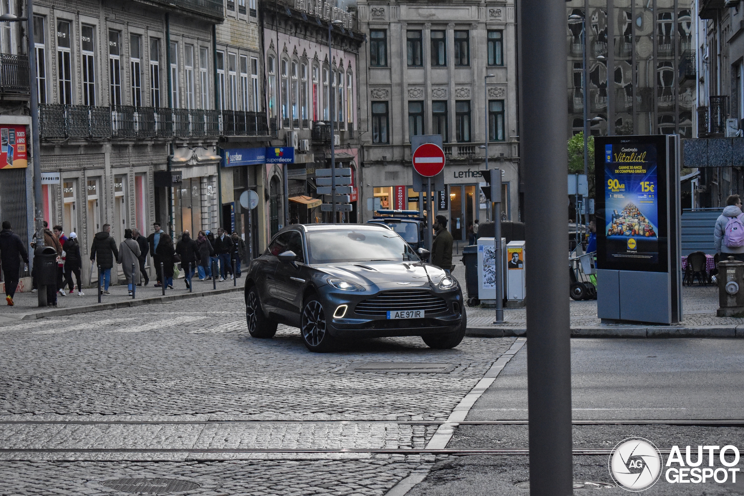 Aston Martin DBX