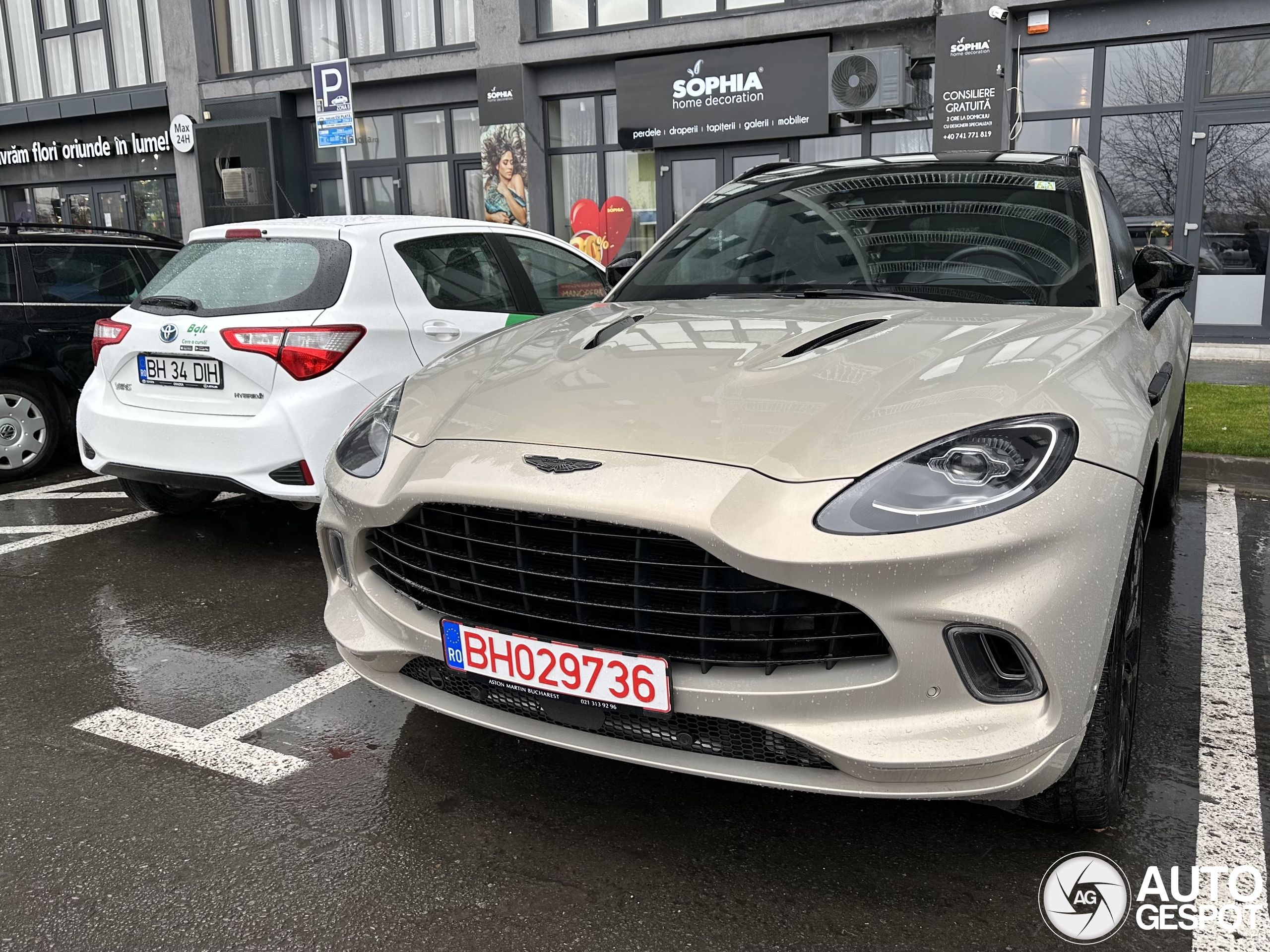 Aston Martin DBX
