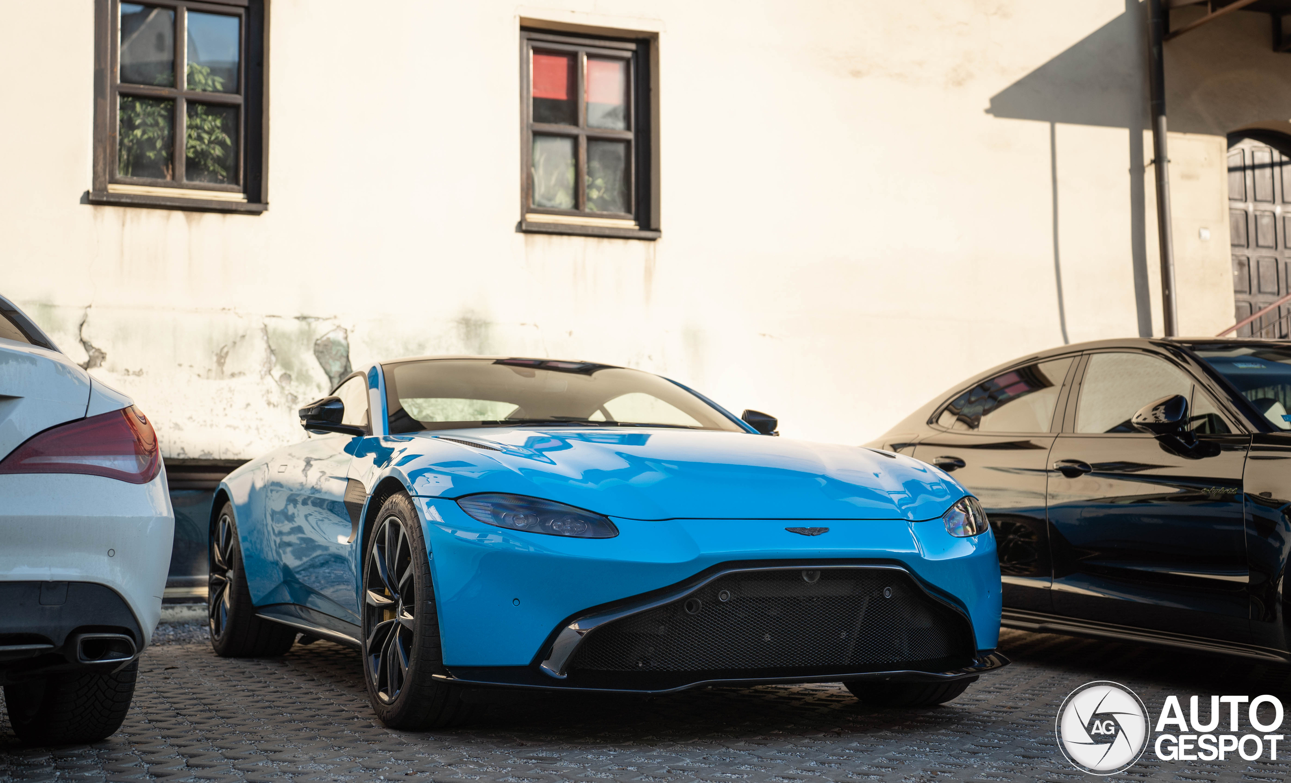 Aston Martin V8 Vantage 2018