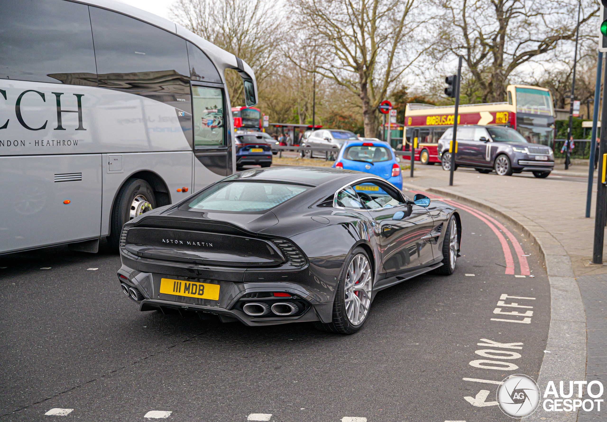 Aston Martin Vanquish 2025