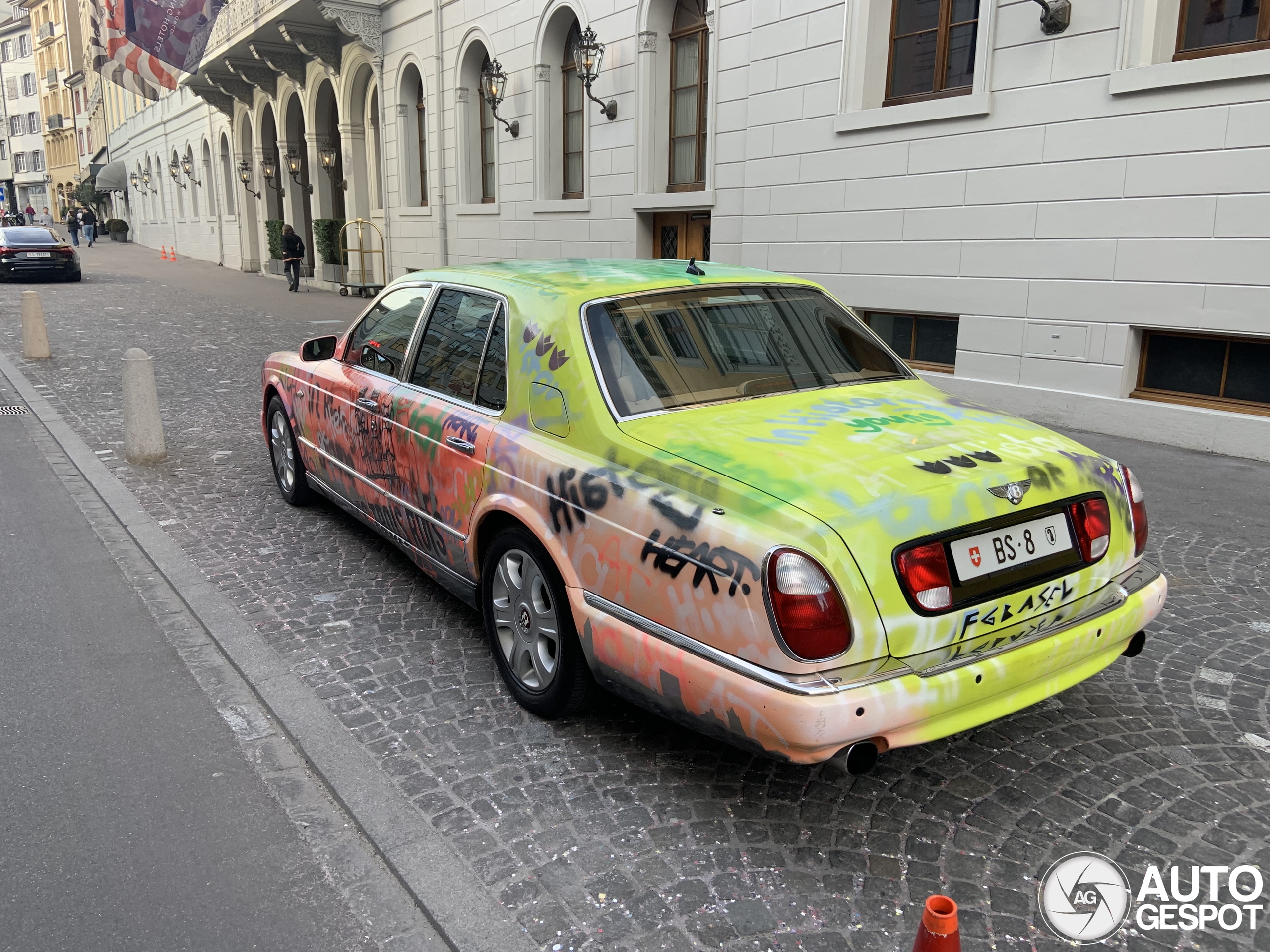 Graffiti-covered Bentley Arnage R spotted in Basel - A bold statement!