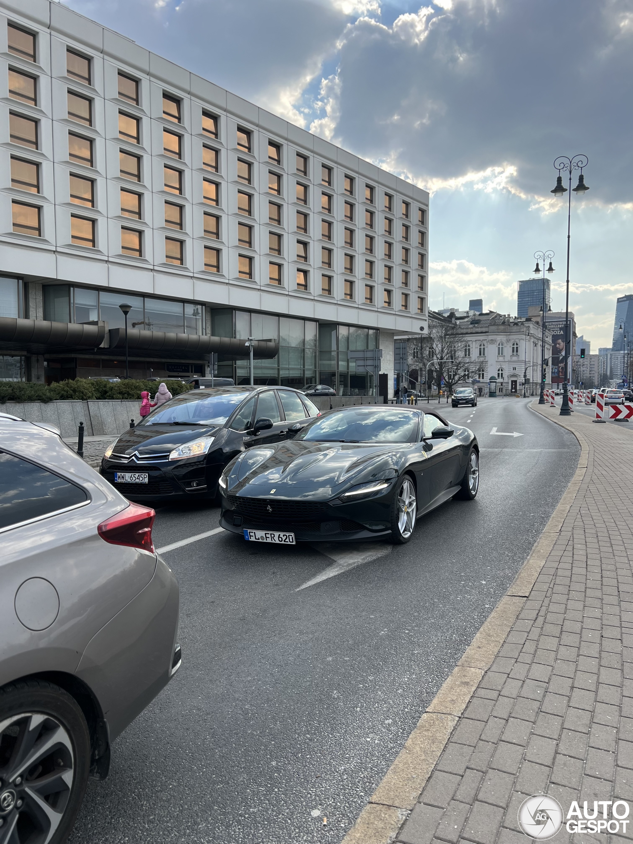Ferrari Roma Spider