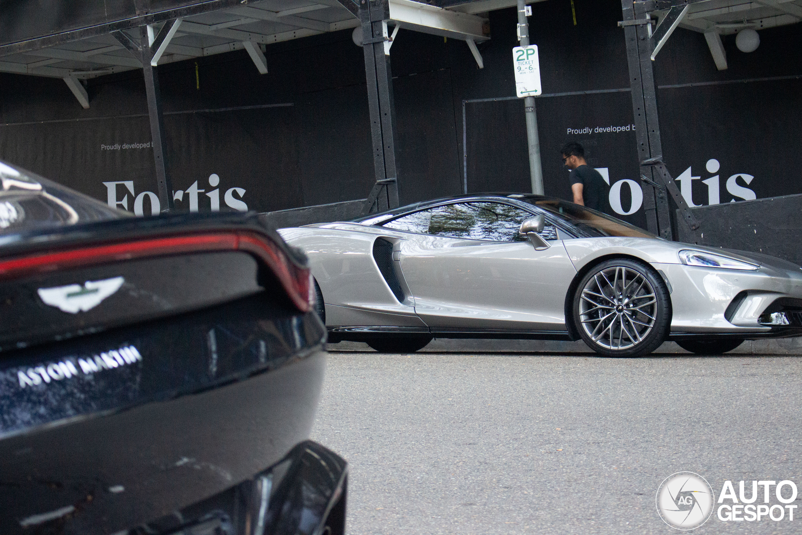 McLaren GT