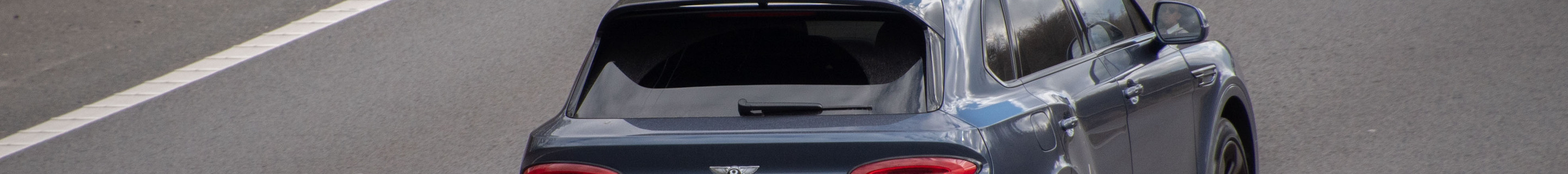 Bentley Bentayga Azure 2024