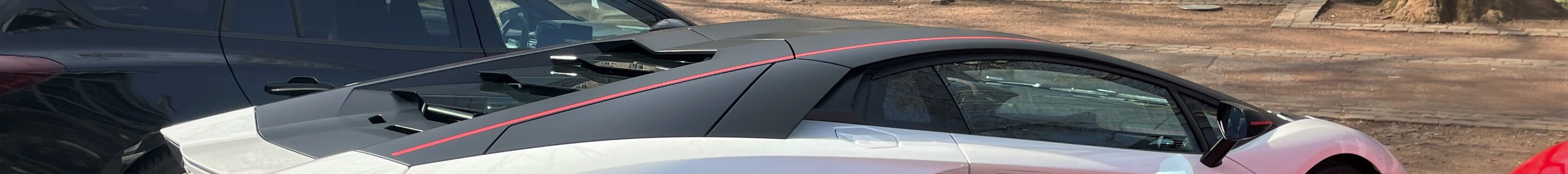 Lamborghini Aventador LP700-4 Pirelli Edition