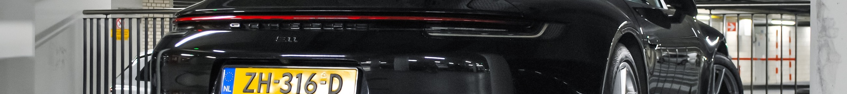Porsche 992 Carrera 4S