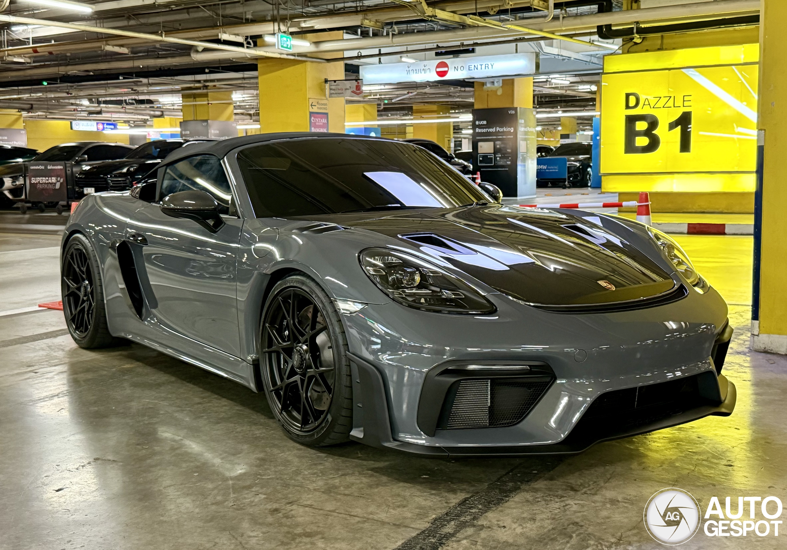 Porsche 718 Spyder RS Weissach Package