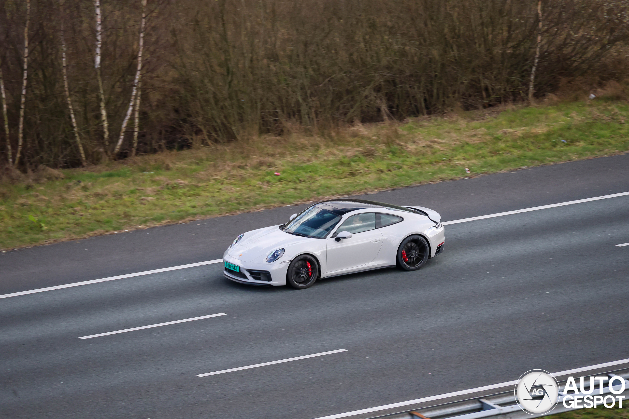 Porsche 992 Carrera 4 GTS