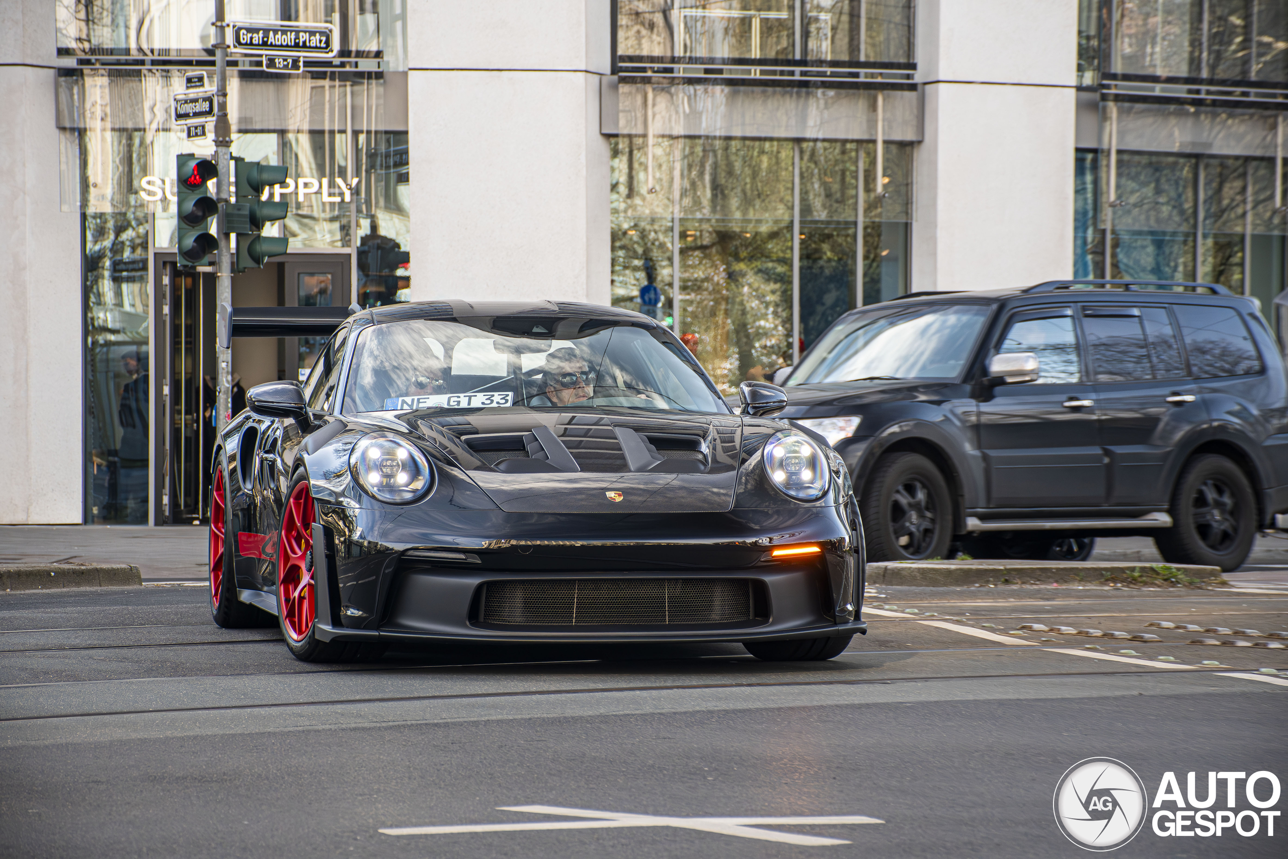 Porsche 992 GT3 RS Weissach Package