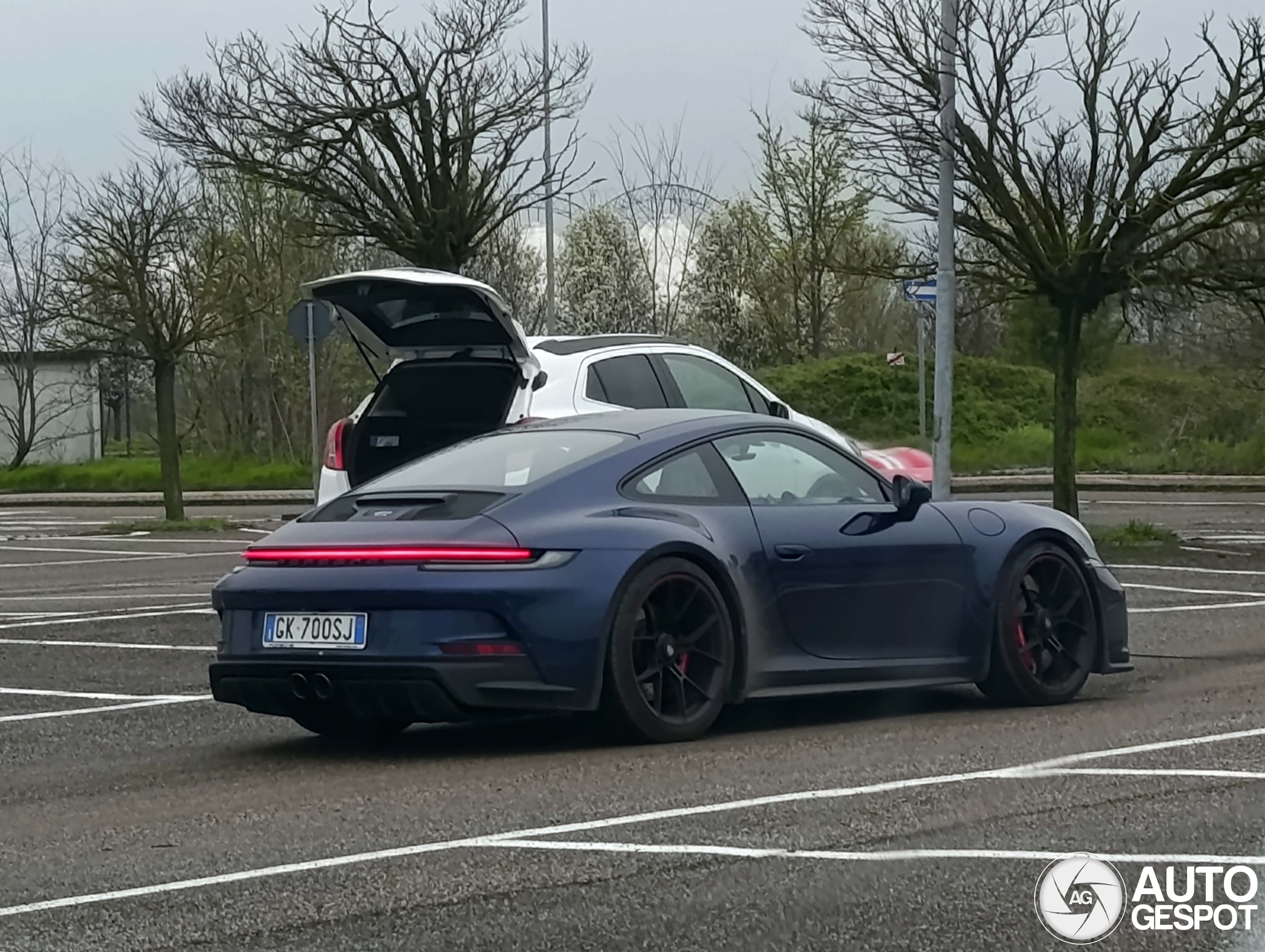 Porsche 992 GT3 Touring