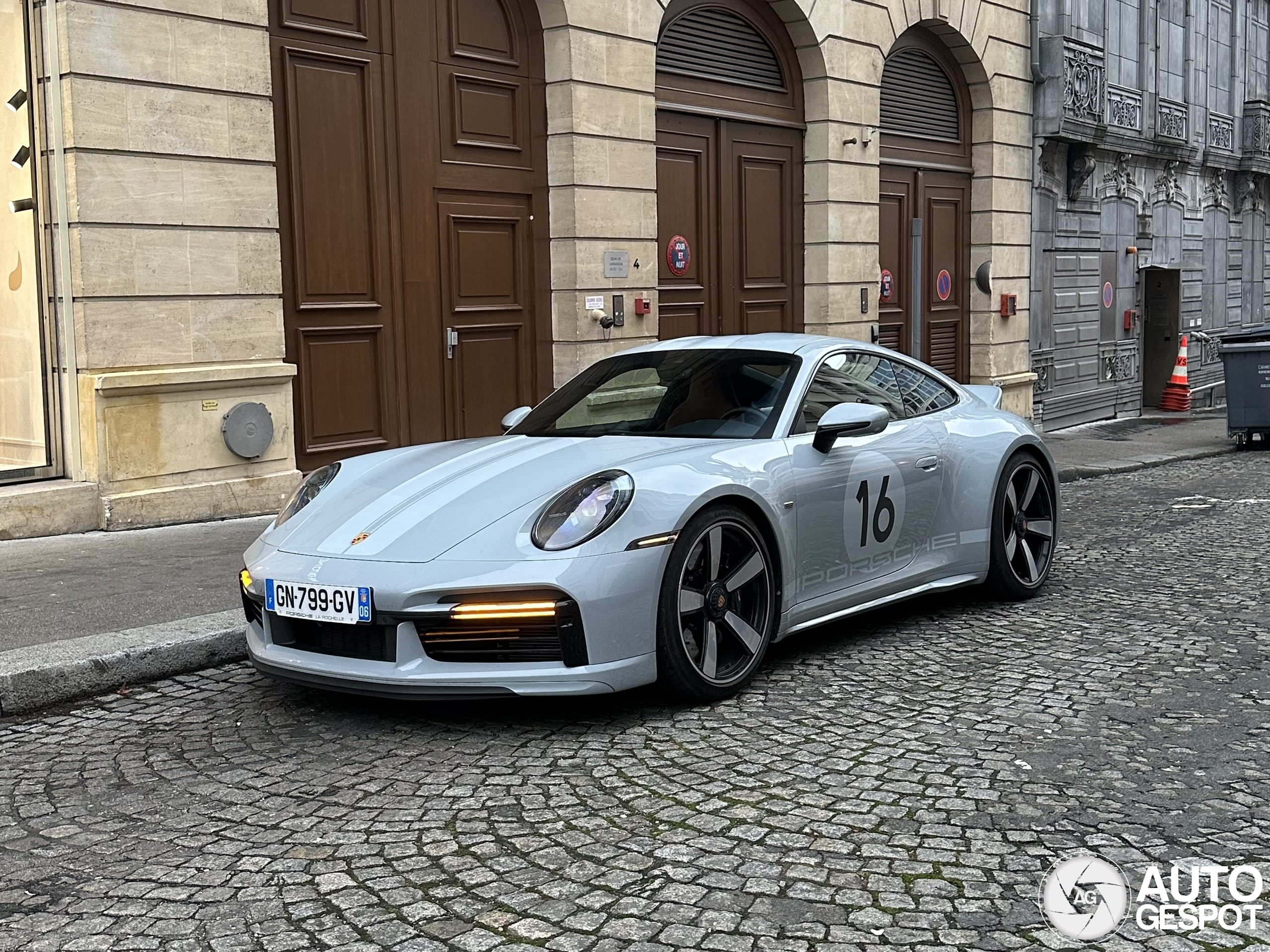 Porsche 992 Sport Classic