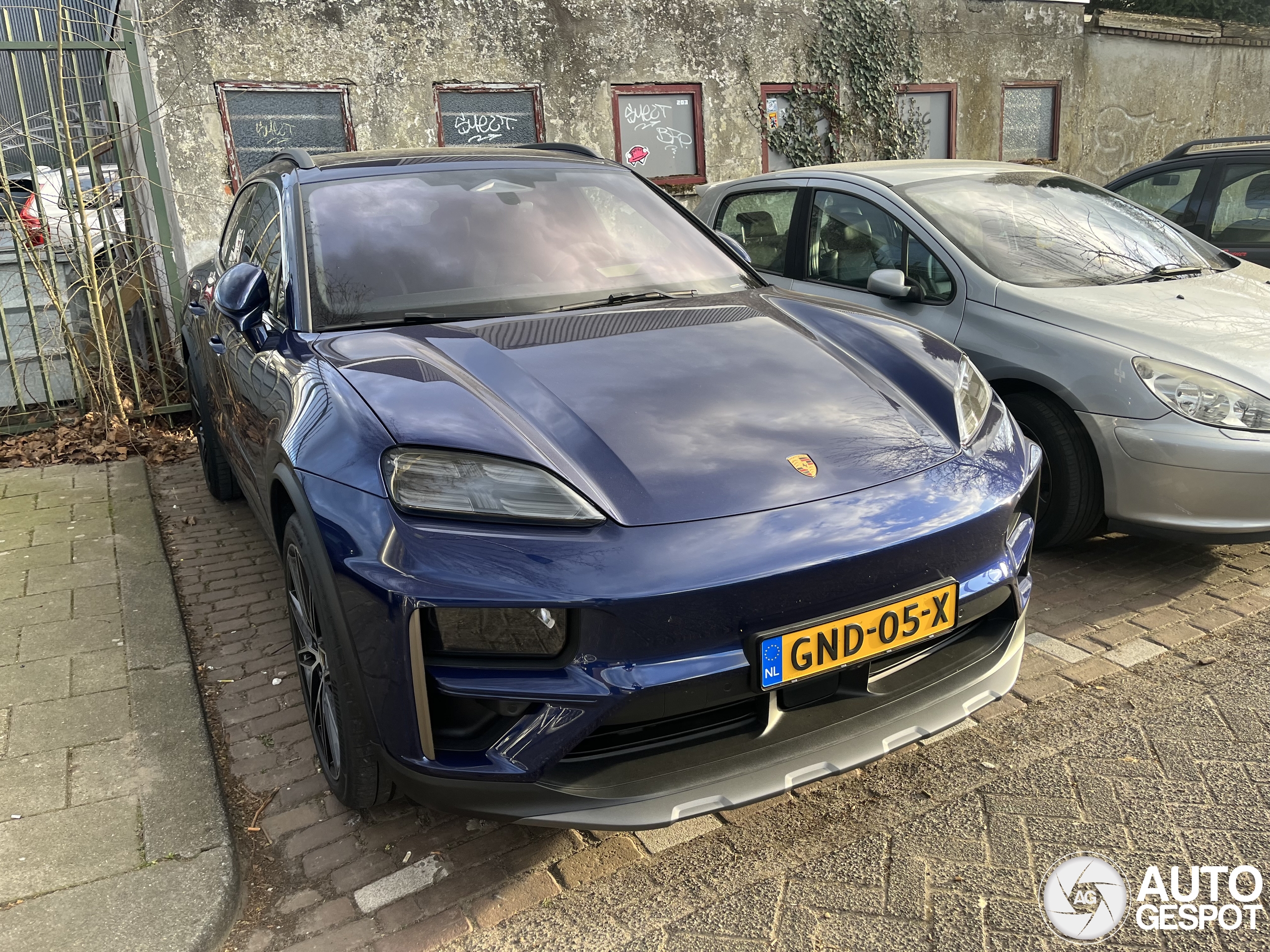 Porsche Macan EV Turbo