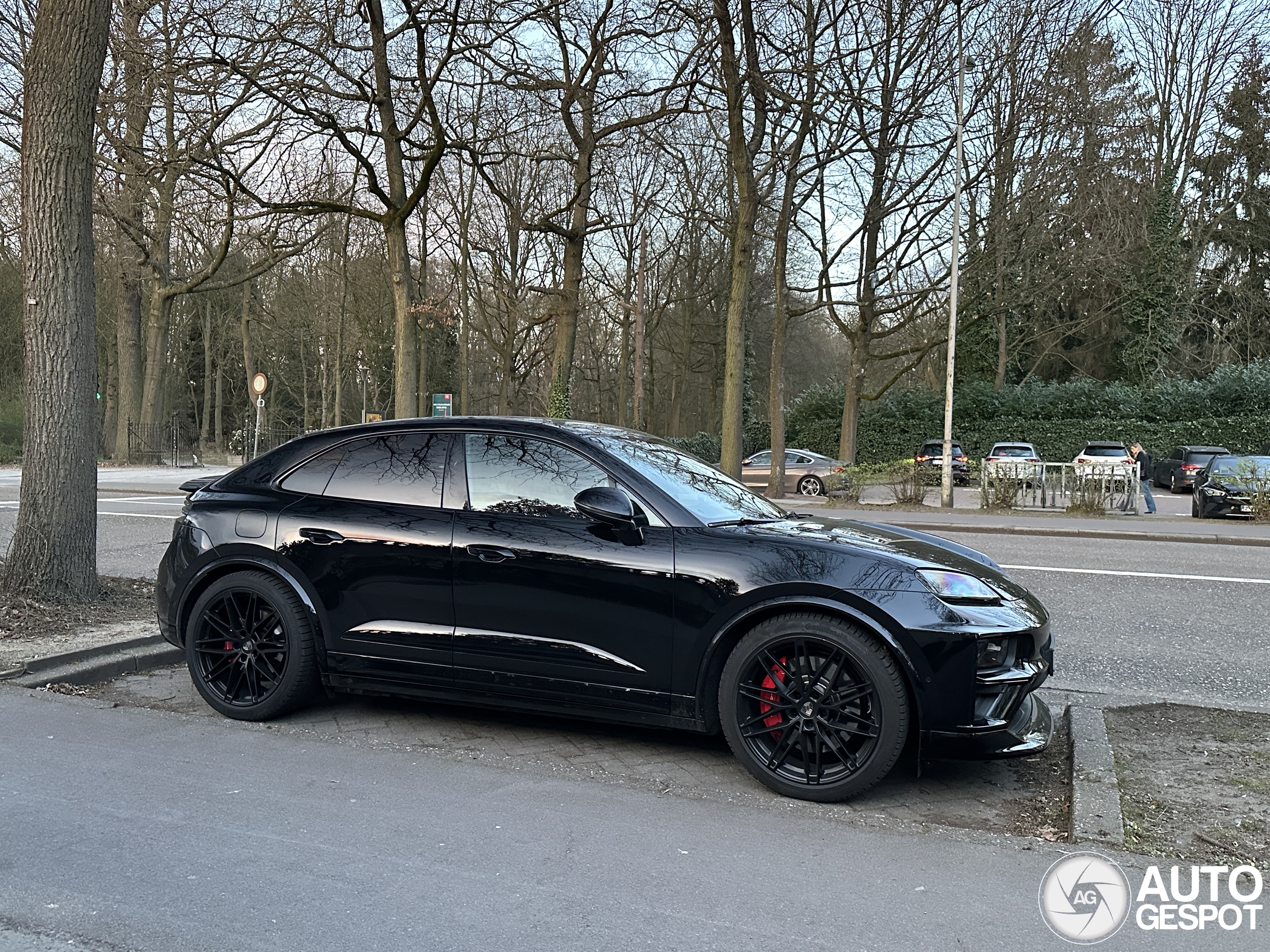 Porsche Macan EV Turbo