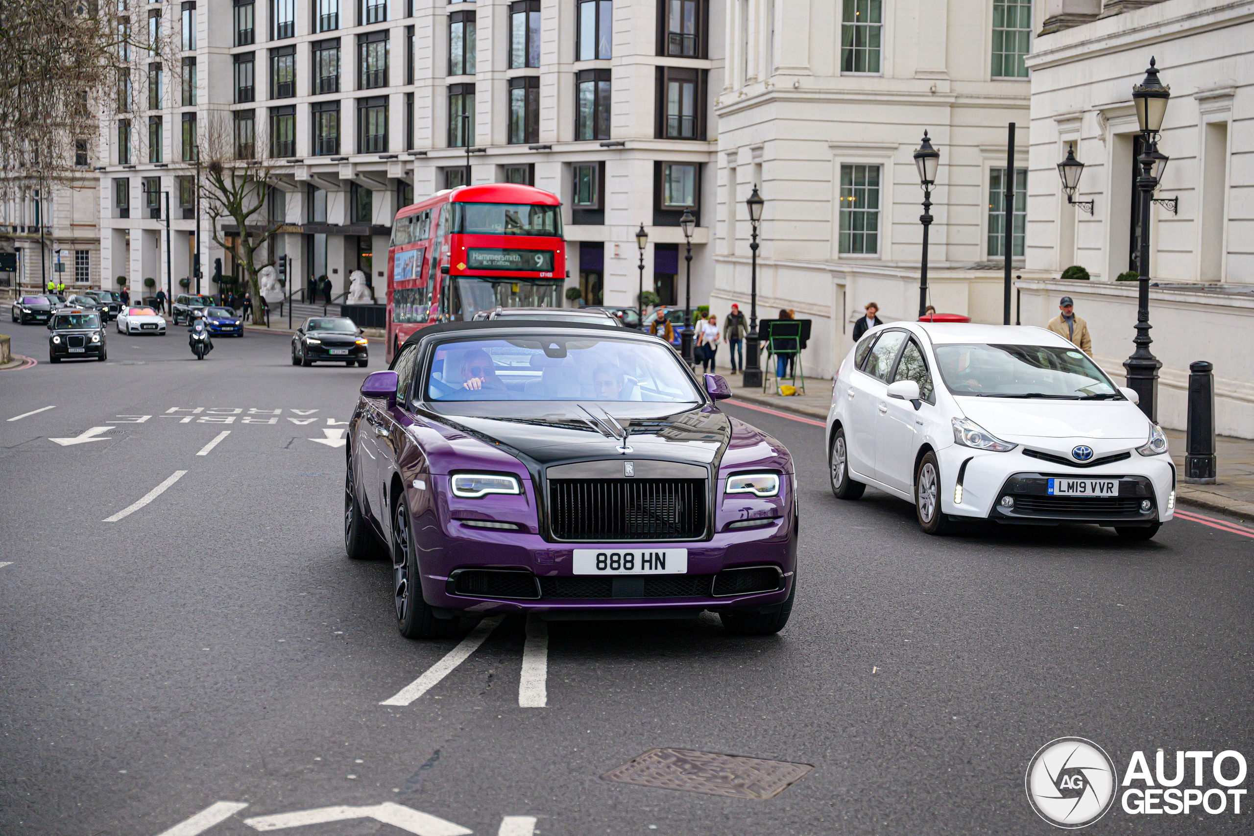 Game over in London: €30M Rolls-Royce La Rose Noire Droptail steals the crown