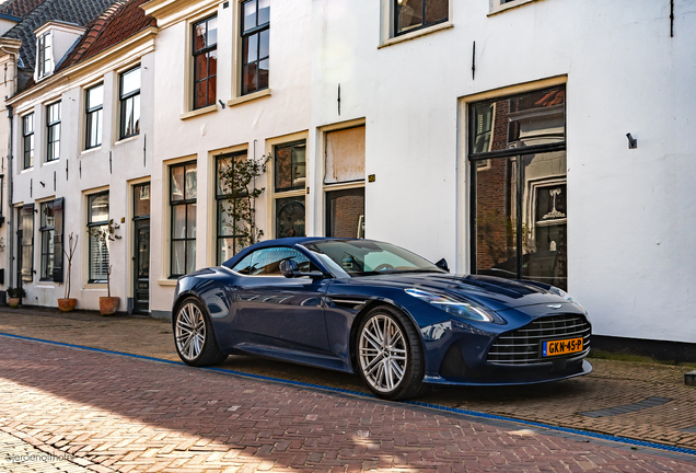 Aston Martin DB12 Volante