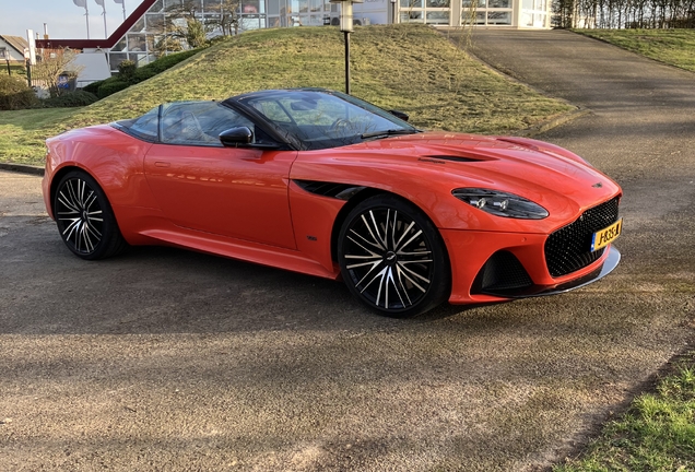 Aston Martin DBS Superleggera Volante