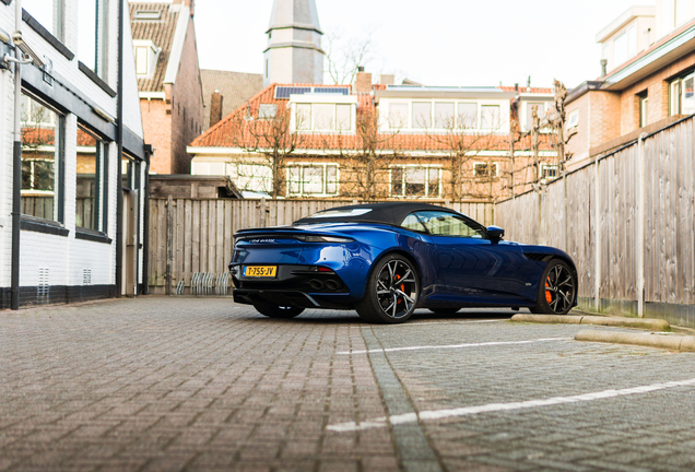 Aston Martin DBS Superleggera Volante