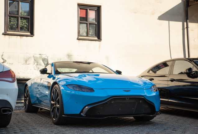 Aston Martin V8 Vantage 2018