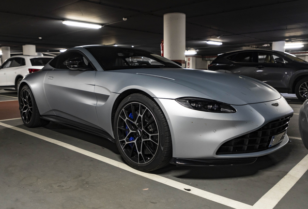 Aston Martin V8 Vantage 2018