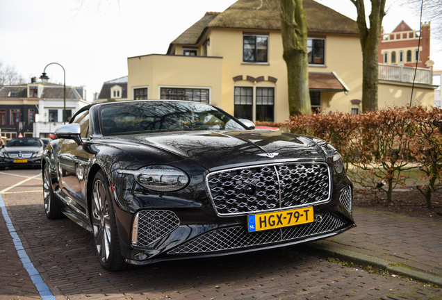 Bentley Continental GTC Mulliner 2025