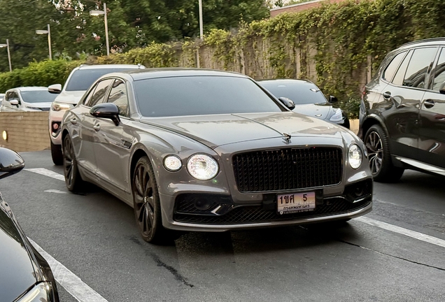 Bentley Flying Spur Hybrid Azure