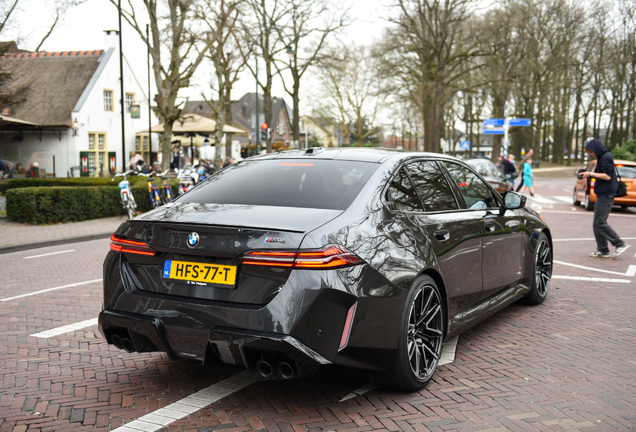 BMW M5 G90