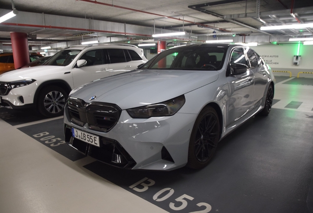 BMW M5 G90
