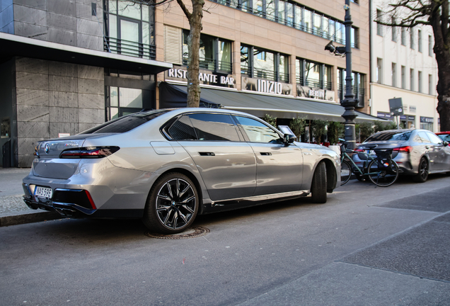 BMW M760e xDrive