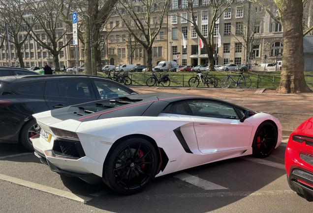 Lamborghini Aventador LP700-4 Pirelli Edition
