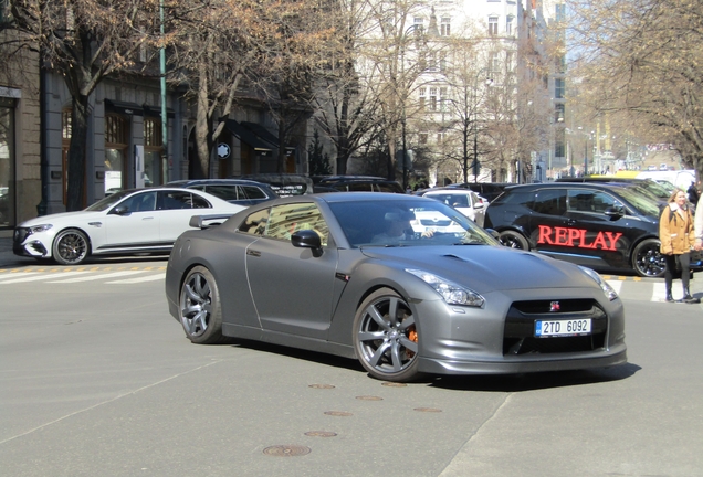 Nissan GT-R 2013