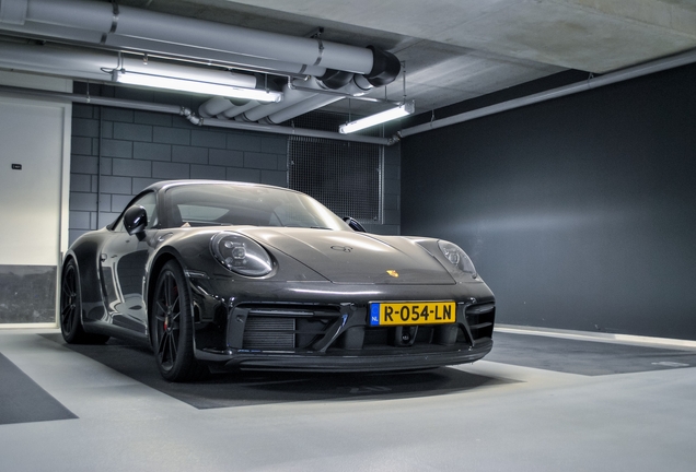 Porsche 992 Carrera 4 GTS Cabriolet