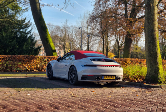 Porsche 992 Carrera 4S Cabriolet