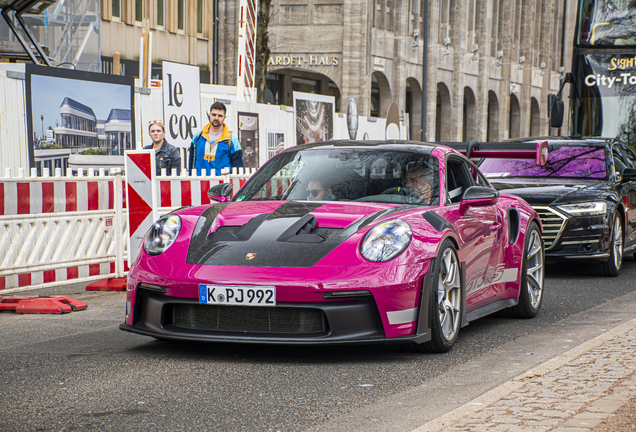 Porsche 992 GT3 RS Weissach Package