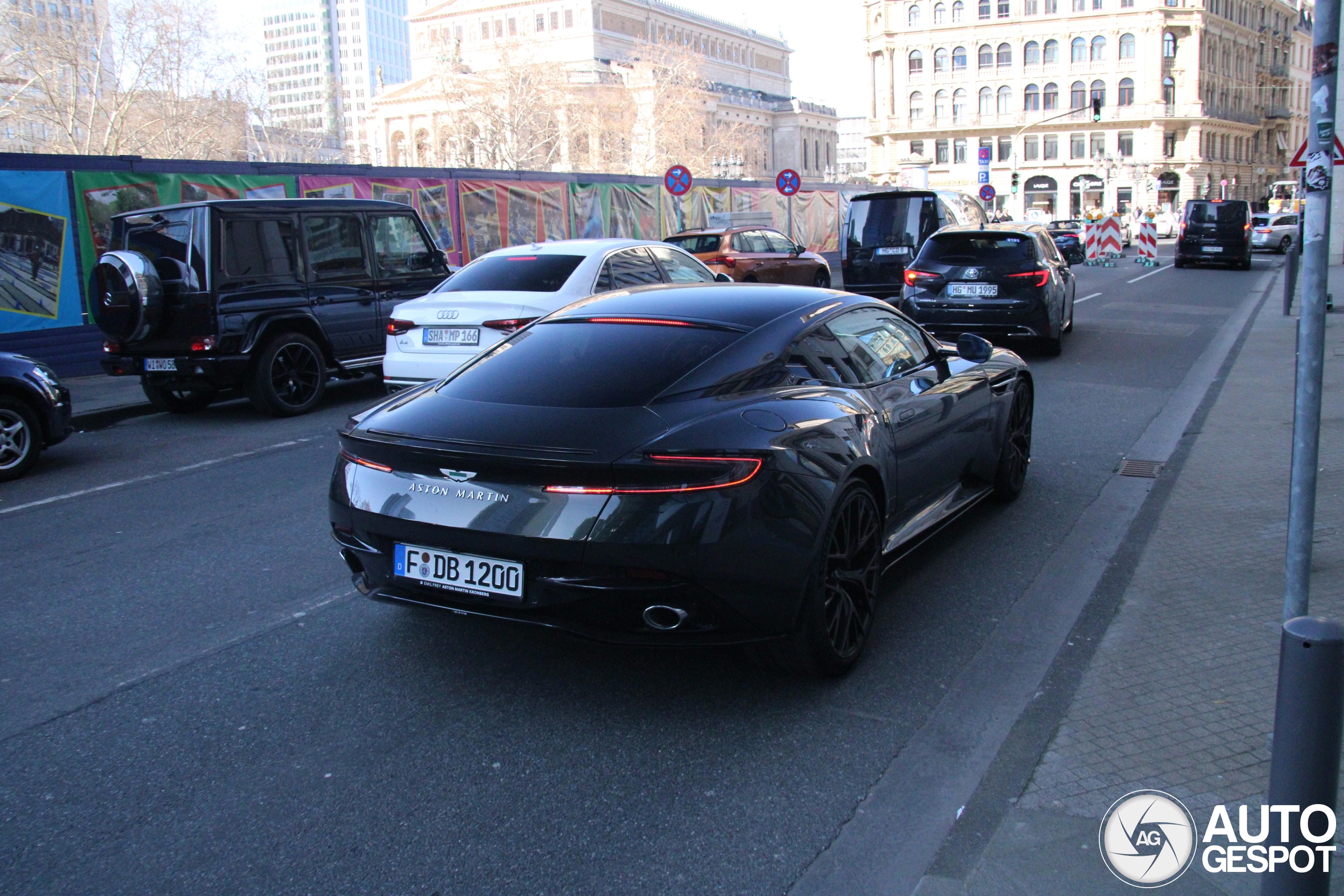 Aston Martin DB12