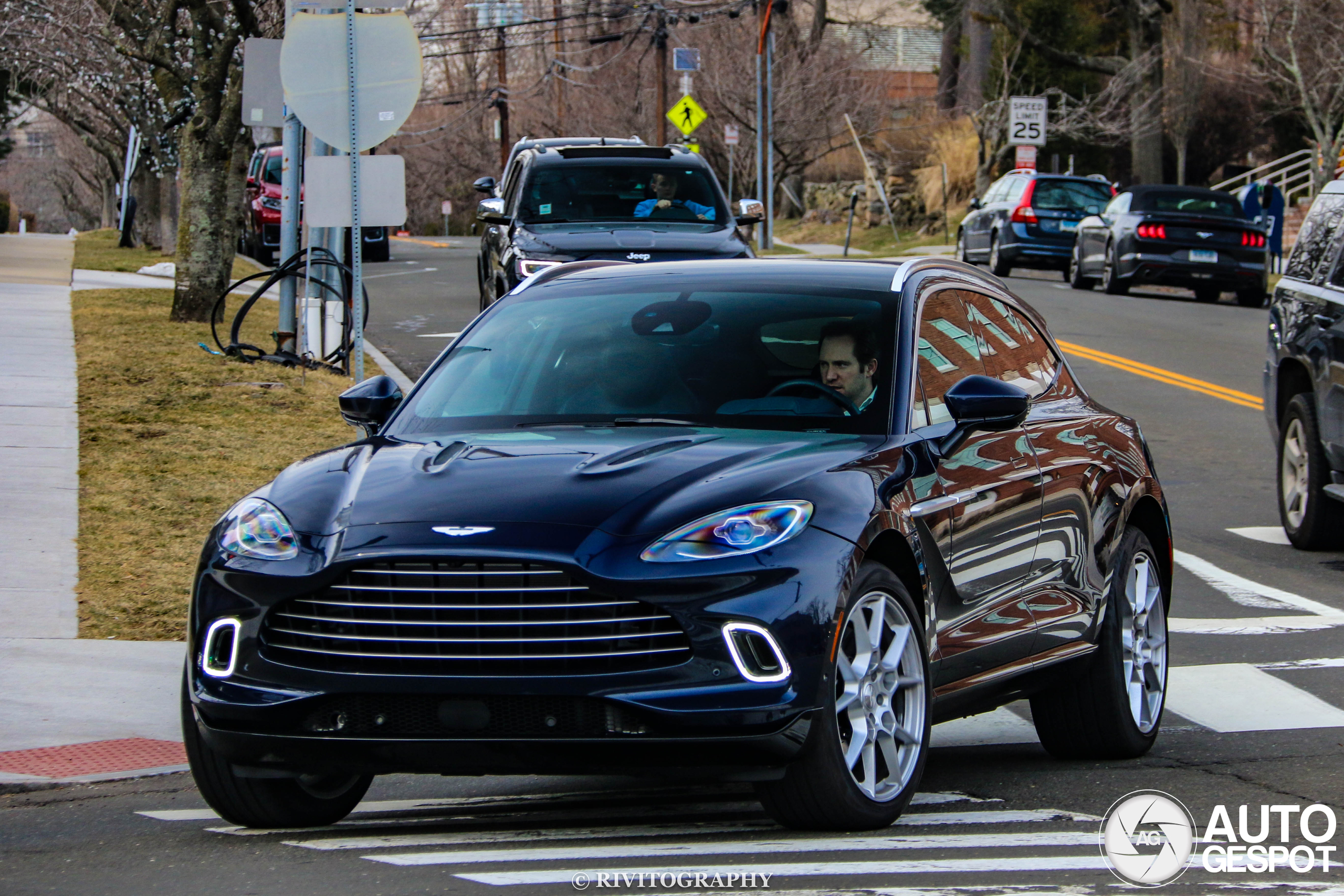 Aston Martin DBX