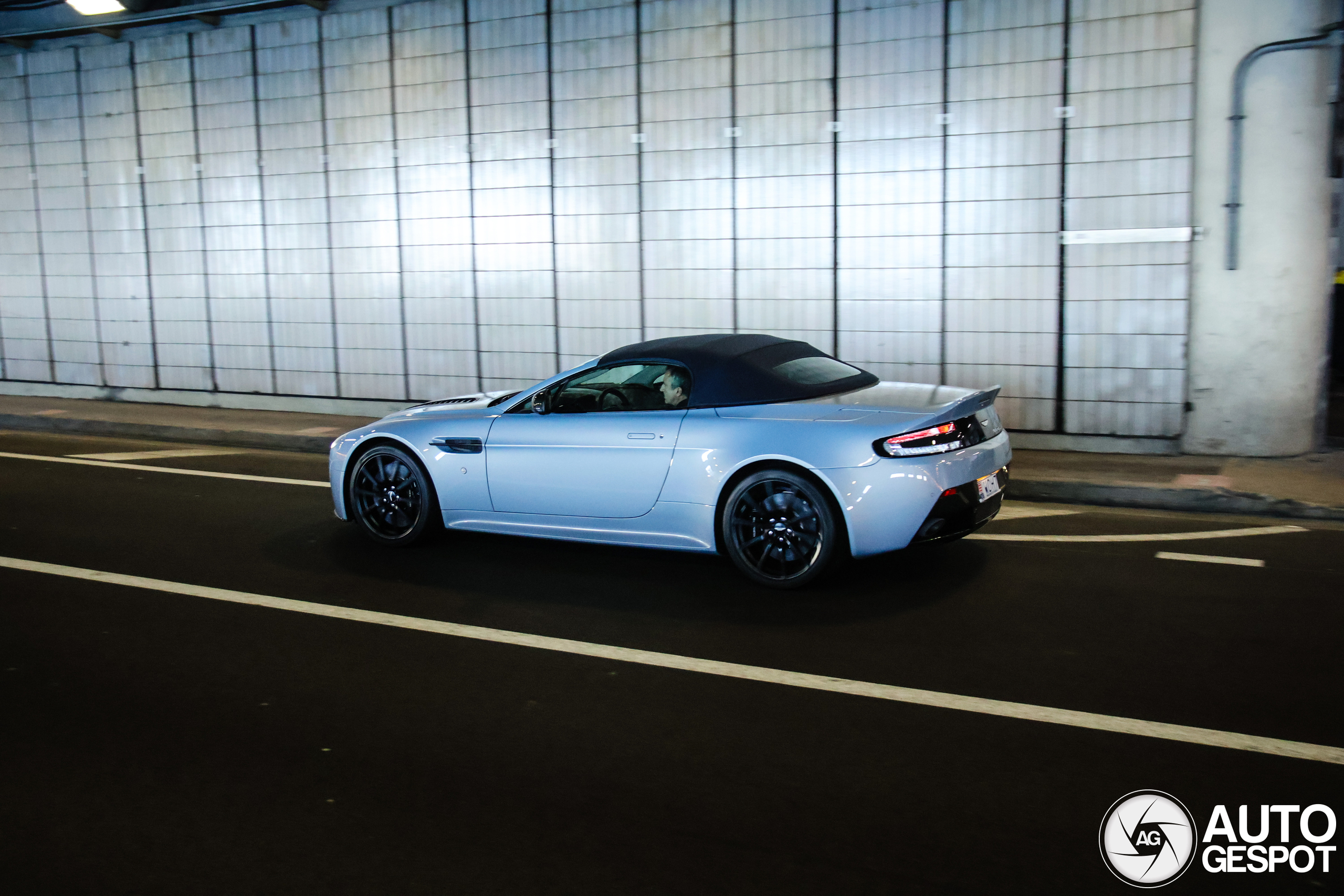Aston Martin V12 Vantage S Roadster