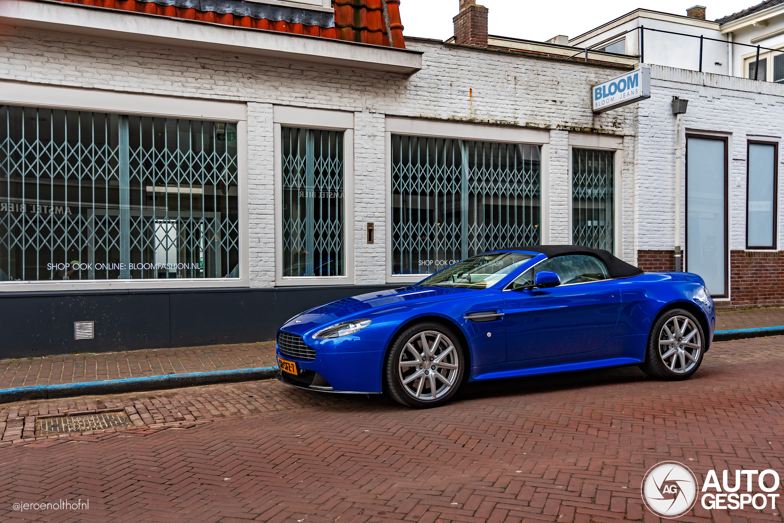 Aston Martin V8 Vantage S Roadster