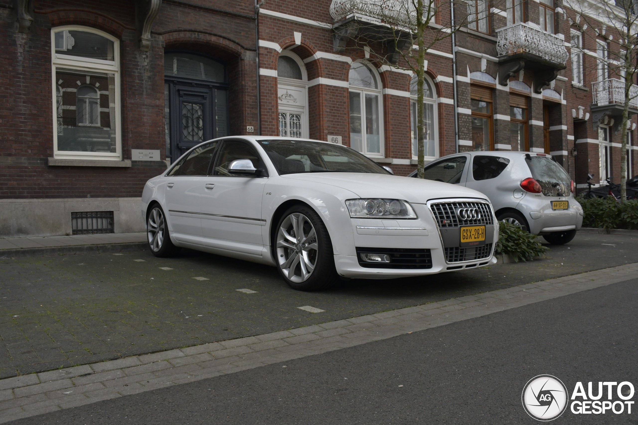Audi S8 D3