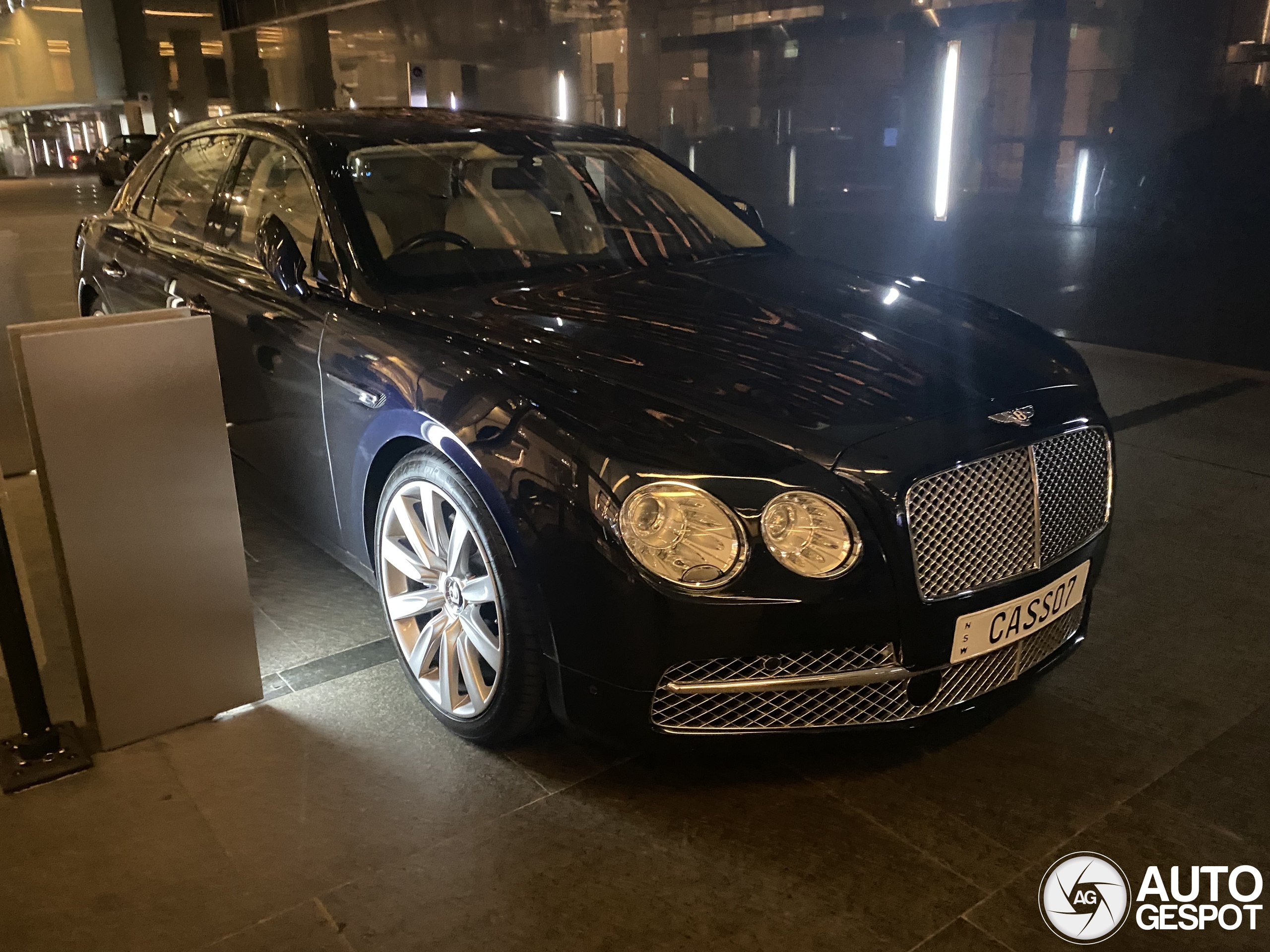 Bentley Flying Spur V8