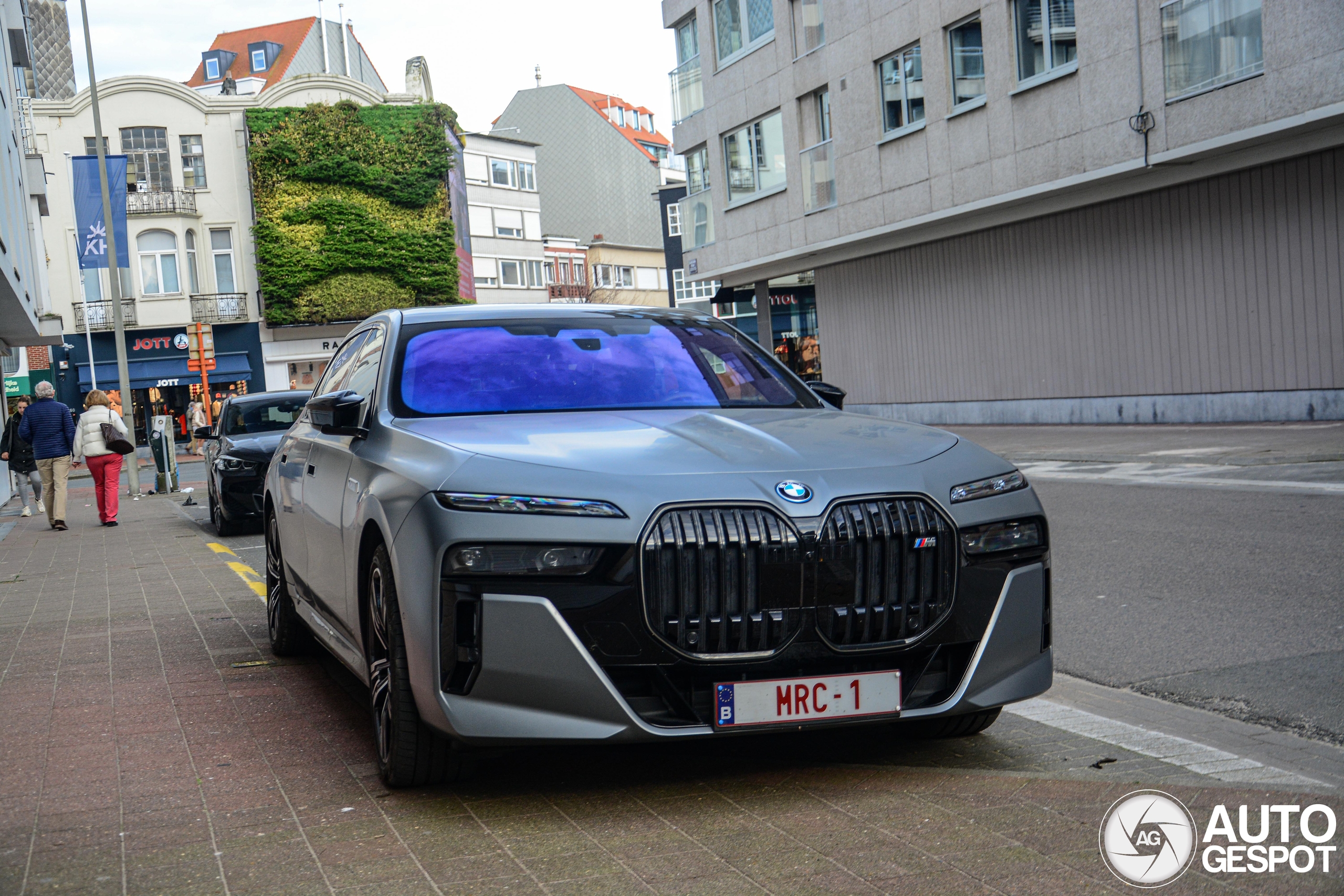 BMW M760e xDrive