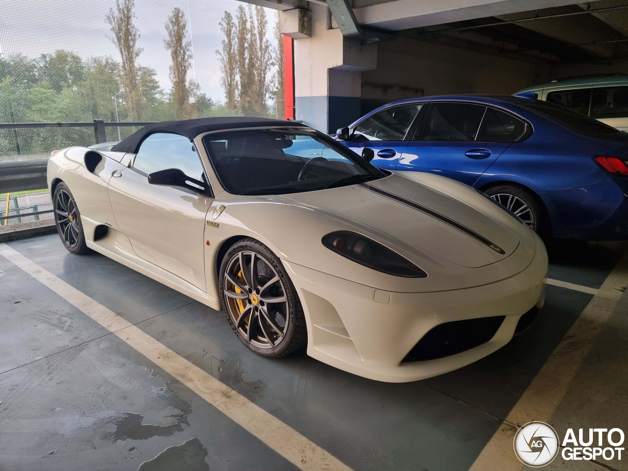 Ferrari Scuderia Spider 16M