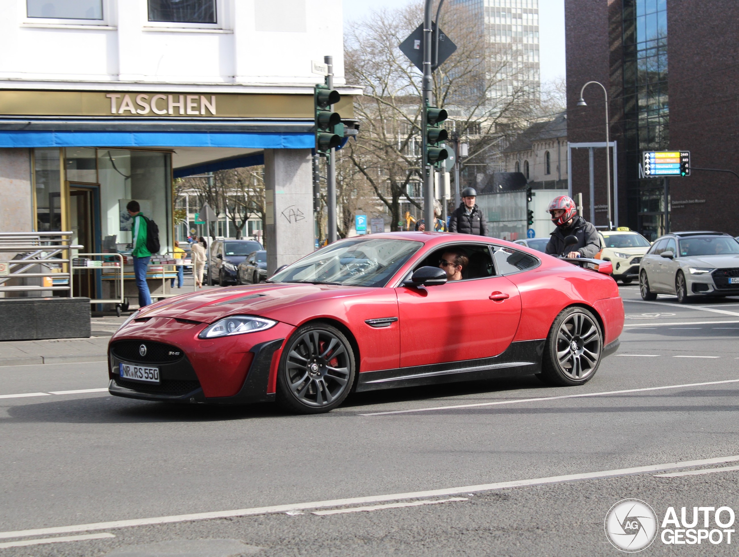 Jaguar XKR-S 2012